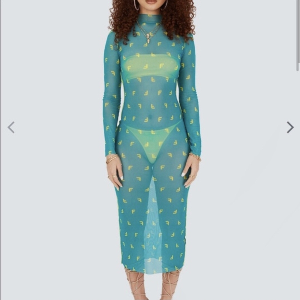Finesse Queen Set, Sheer Blue and Yellow Patterned Dress